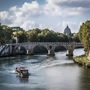 https://maison-vivalda-in-piazza-farnese.it-romehotels.com